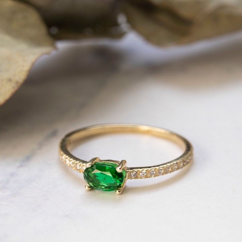 טבעת ג'וליה זהב 14K לבן ירוק