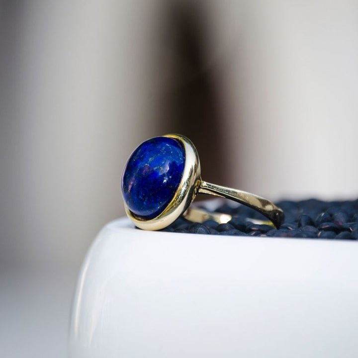 14K Yellow Gold Round 14mm Lapis Vintage Ring