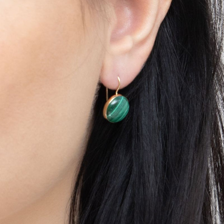 עגילי זהב תלויים 14 קראט אבן מלאכית