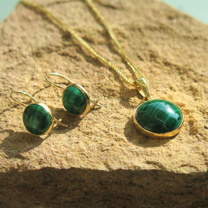 תליון עגול זהב 14 קראט באבן מלאכית ירוקה