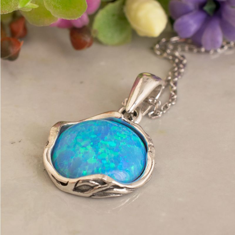 תליון כסף באבן אופל כחול וינטג'