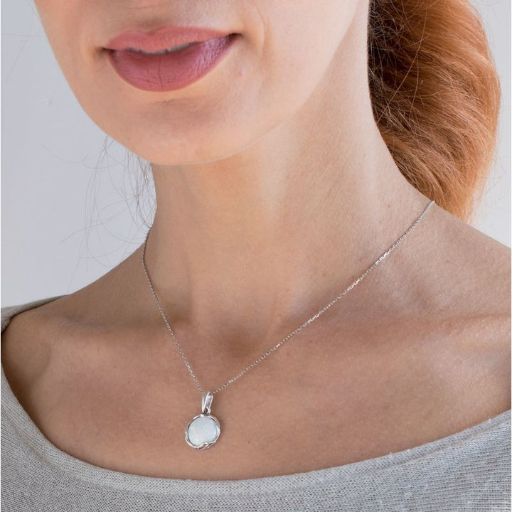 תליון וינטג' מכסף באבן אופל לבן