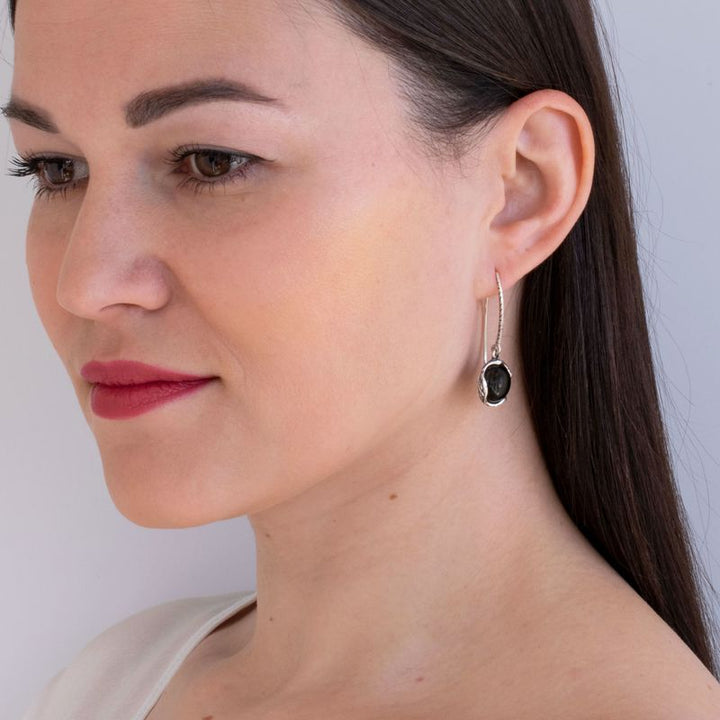 עגילי כסף מעוטרים וינטג' אבן אוניקס