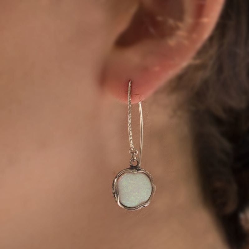 עגילי כסף מעוטרים וינטג' אבן אופל לבן