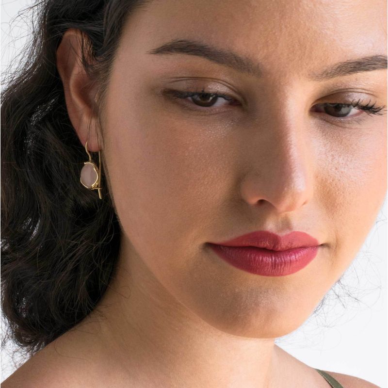 עגילים תלויים זהב 14 קראט רוז קווארץ