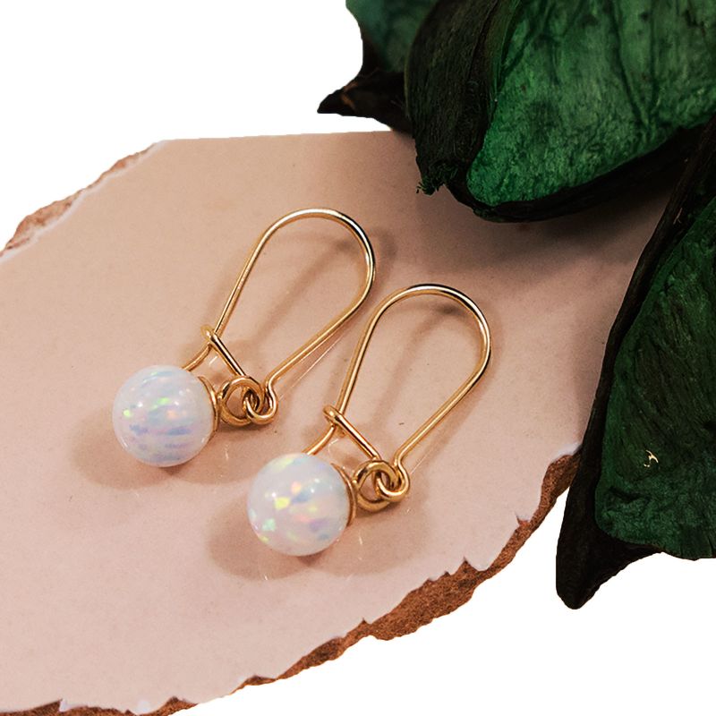 עגילי זהב 14 קראט אבן אופל לבן כדור