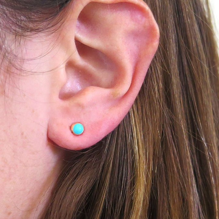 עגילי זהב 14 קראט צמודים בטורקיז