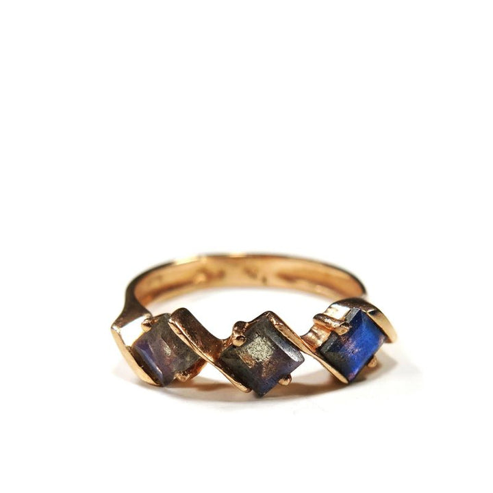 14k Yellow Gold Rhombus Labradorite Ring