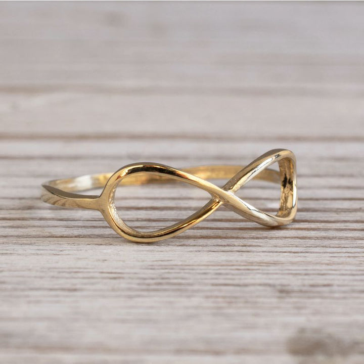 טבעת אינפיניטי דקה מזהב צהוב