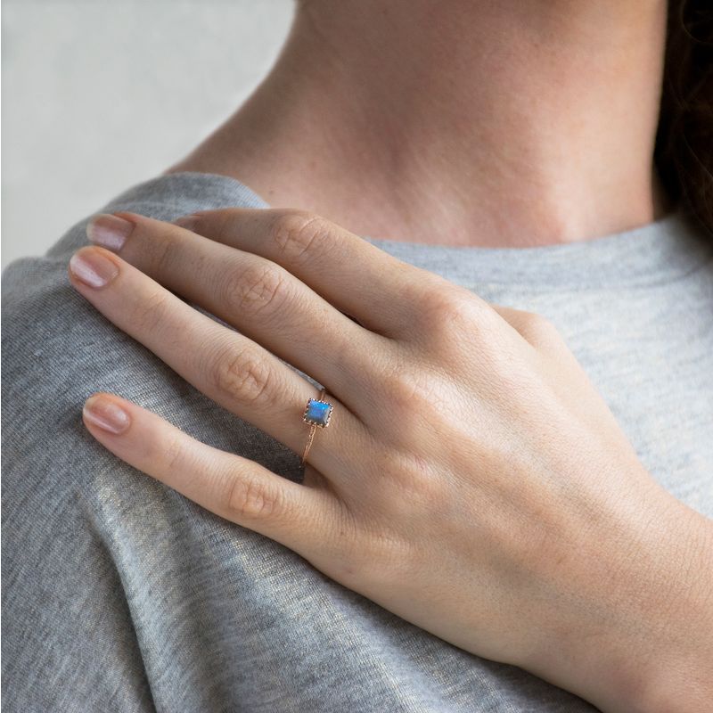 טבעת זהב 14 קראט עדינה אבן לברדורייט