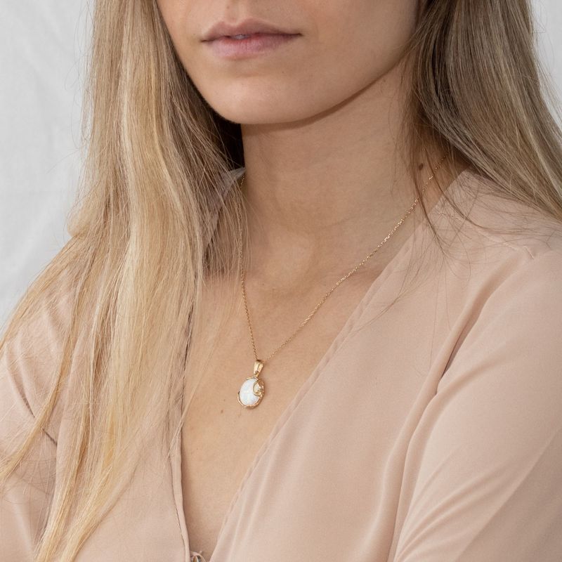 תליון זהב מצופה אבן אופל לבן