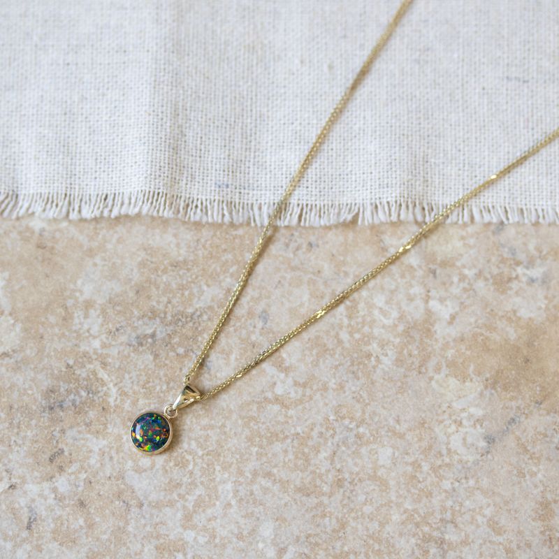 תליון זהב צהוב אופל שחור עגול