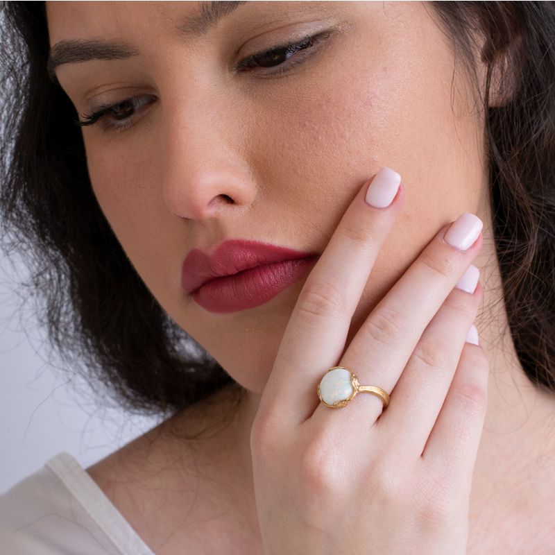 טבעת פתוחה אופל לבן ציפוי זהב