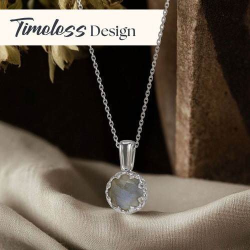 Серебряный кулон в виде короны из лабрадорита