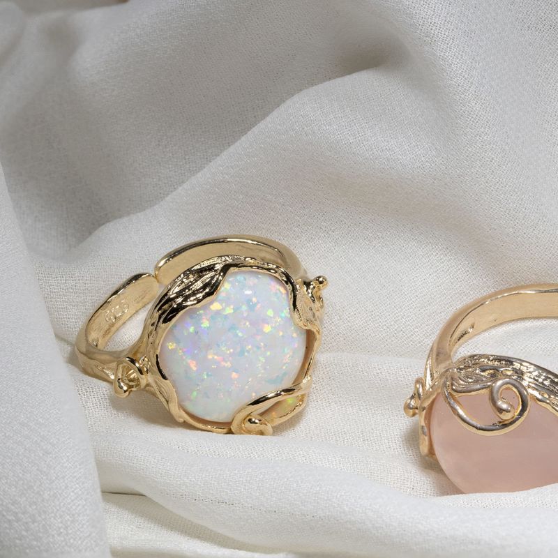 טבעת ציפוי זהב פתוחה אופל לבן