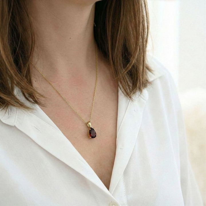 תליון טיפה קלאסי ציפוי זהב גרנט מלאכותי