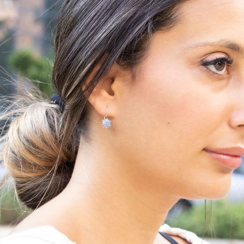 Серебряные висячие серьги с камнем лабрадорит