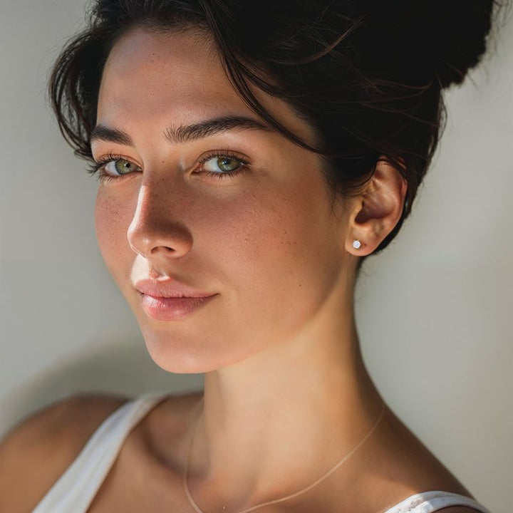 עגילים צמודים ציפוי זהב מונסטון