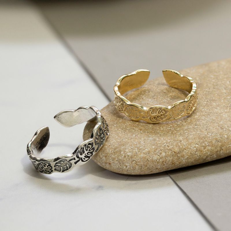 טבעת פתוחה ציפוי זהב בצורת עלה – רוחב קטן