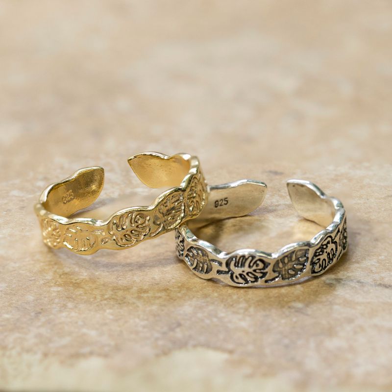 טבעת פתוחה ציפוי זהב בצורת עלה – רוחב קטן