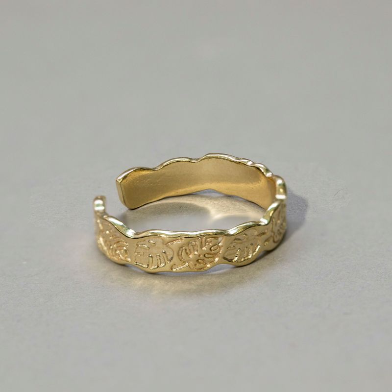 טבעת פתוחה ציפוי זהב בצורת עלה – רוחב קטן