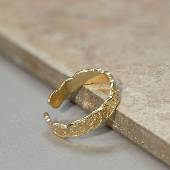 טבעת פתוחה ציפוי זהב בצורת עלה – רוחב קטן