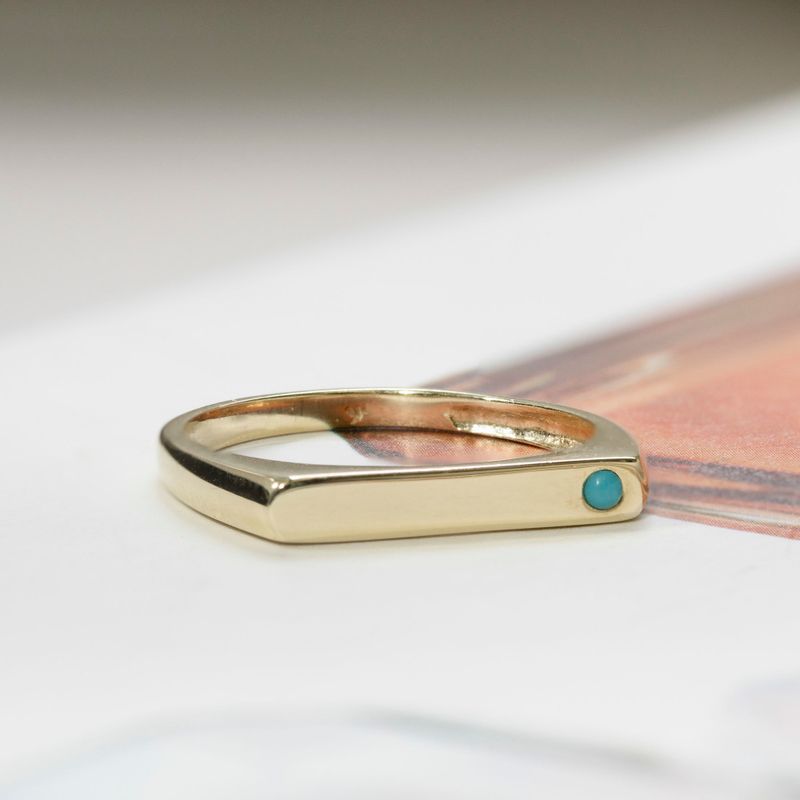 טבעת זהב 14K פס משובצת טורקיז