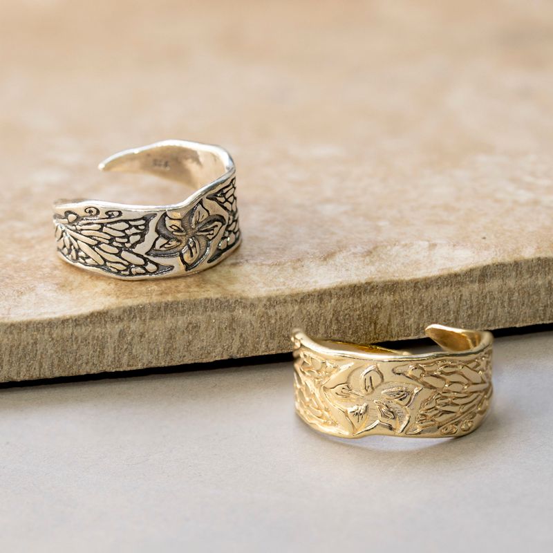 טבעת פתוחה ציפוי זהב עם עלים ופרח