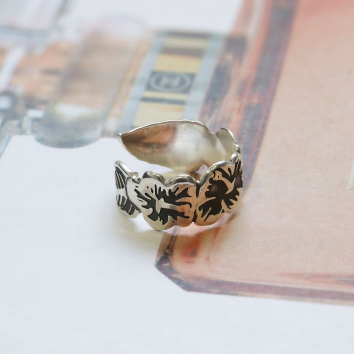 טבעת כסף פתוחה בצורת עלה