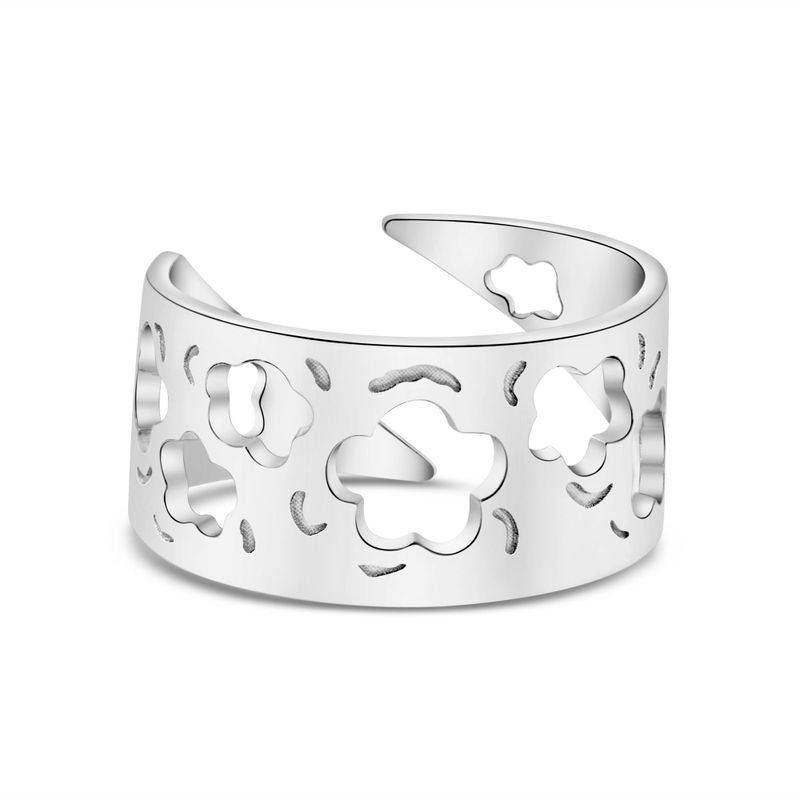 טבעת כסף פתוחה עם חורים בצורת פרחים