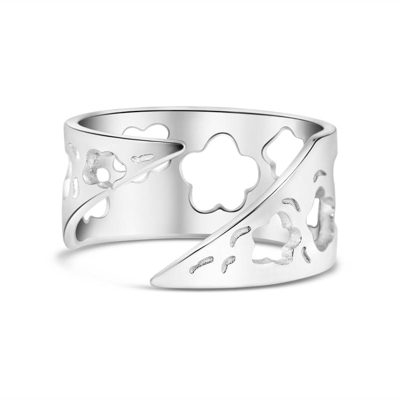 טבעת כסף פתוחה עם חורים בצורת פרחים