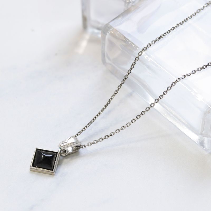 תליון ריבוע כסף 925 – אוניקס