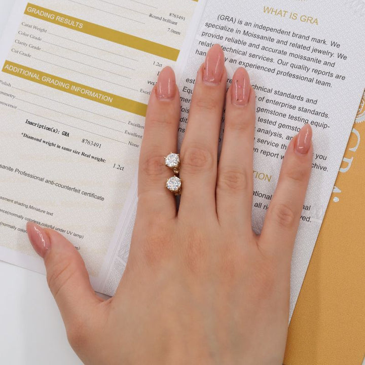 עגילי יוקרה מזהב צהוב בשיבוץ מוזונייט