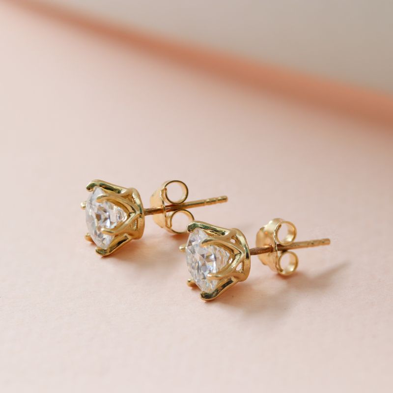 עגילי יוקרה מזהב צהוב בשיבוץ מוזונייט