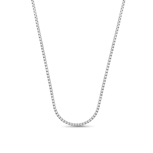 Серебряное колье-коробочка 925 пробы с блестящей отделкой.