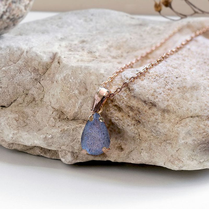 תליון טיפה בציפוי זהב אדום לברדורייט