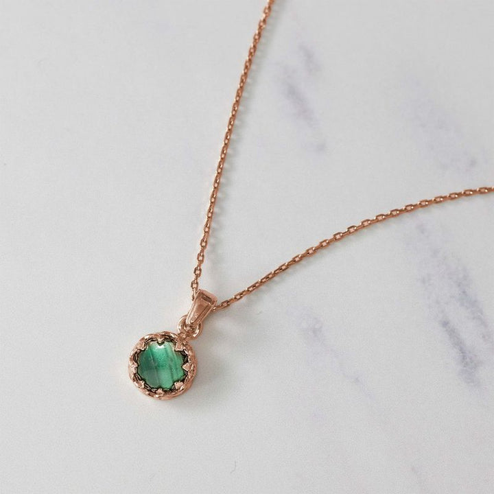 תליון מלאכית בשיבוץ כתר זהב אדום