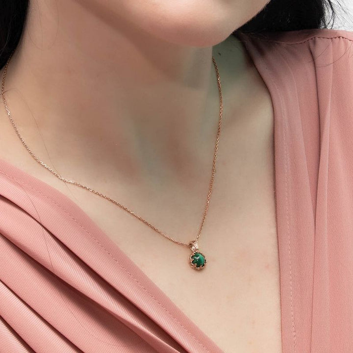 תליון מלאכית בשיבוץ כתר זהב אדום