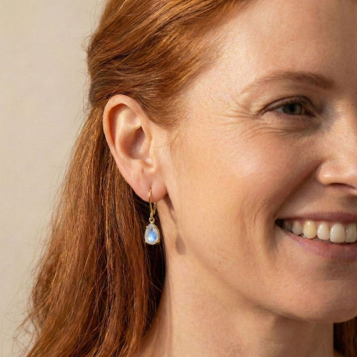 עגילי ציפוי זהב לברבק טיפה בשיבוץ מונסטון