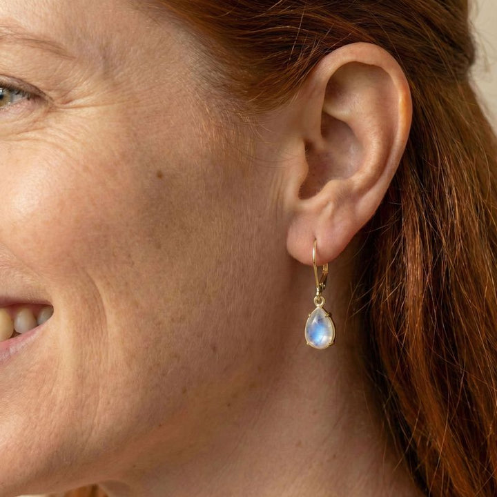 עגילי ציפוי זהב לברבק טיפה בשיבוץ מונסטון