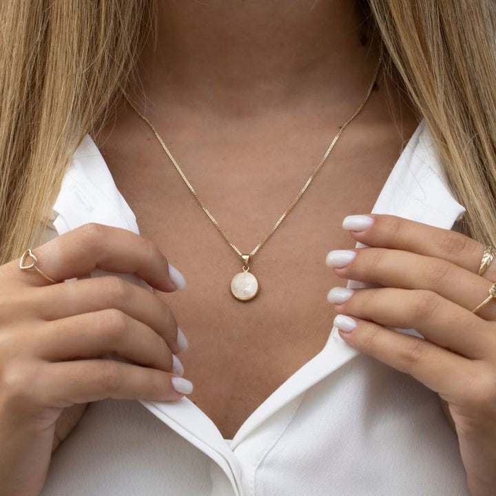 תליון זהב עגול 14 קראט אבן מונסטון