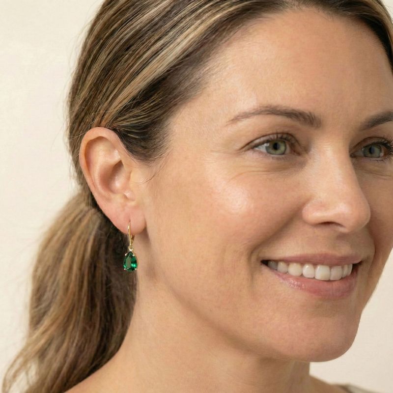 עגילי ציפוי זהב לברבק טיפה אמרלד מלאכותי