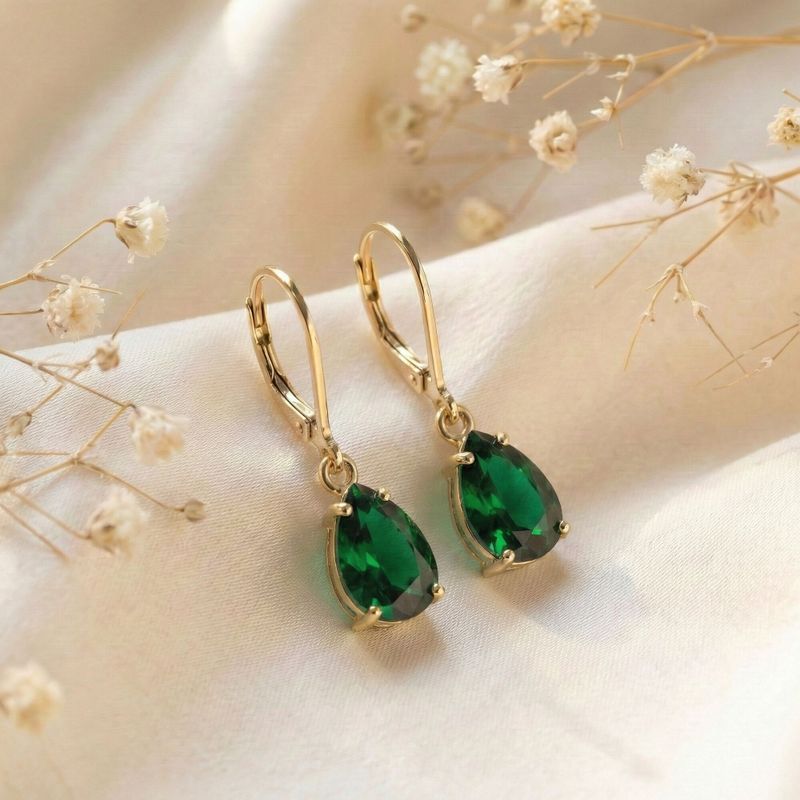 עגילי ציפוי זהב לברבק טיפה אמרלד מלאכותי