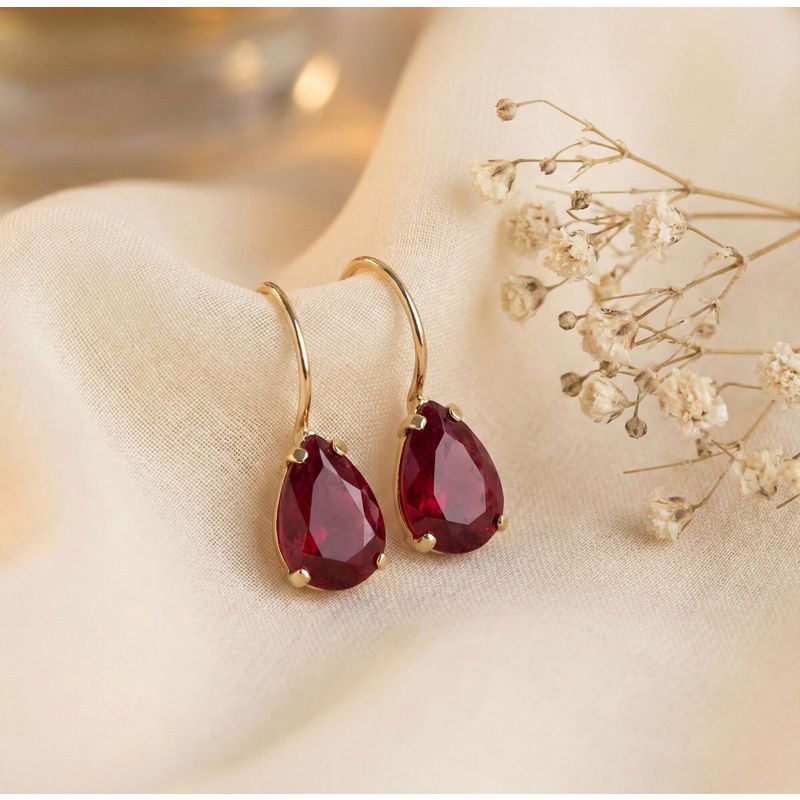 עגילי טיפה תלויים זהב 14 קראט רובי מלאכותי