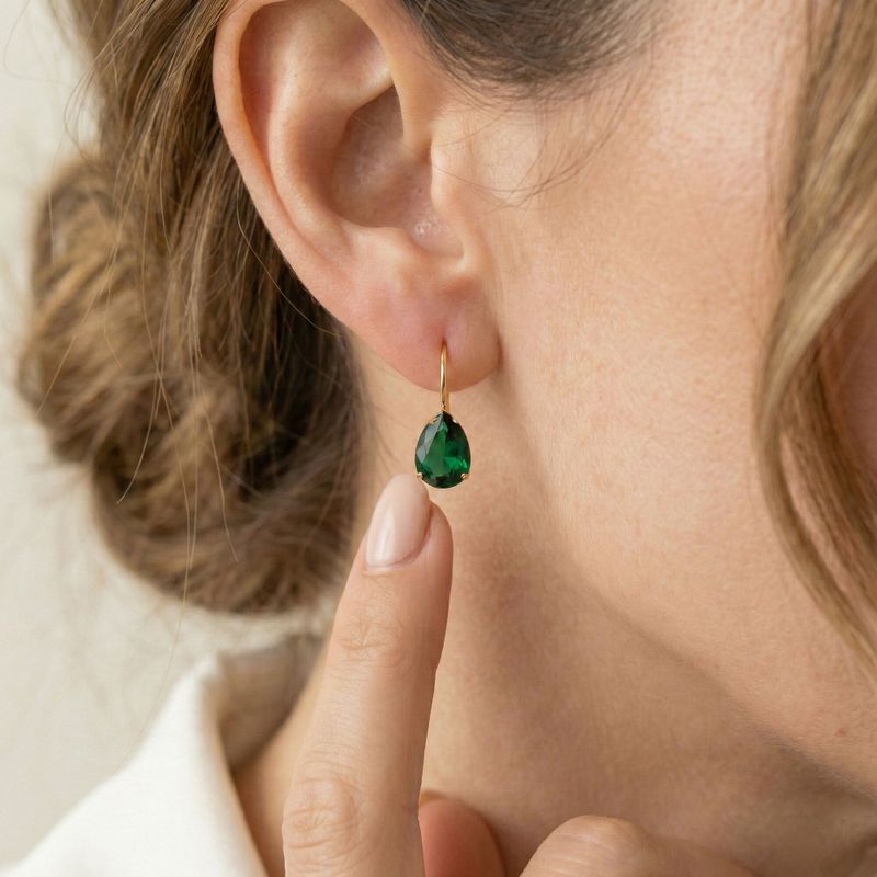 עגילי טיפה תלויים זהב 14 קראט אמרלד מלאכותי