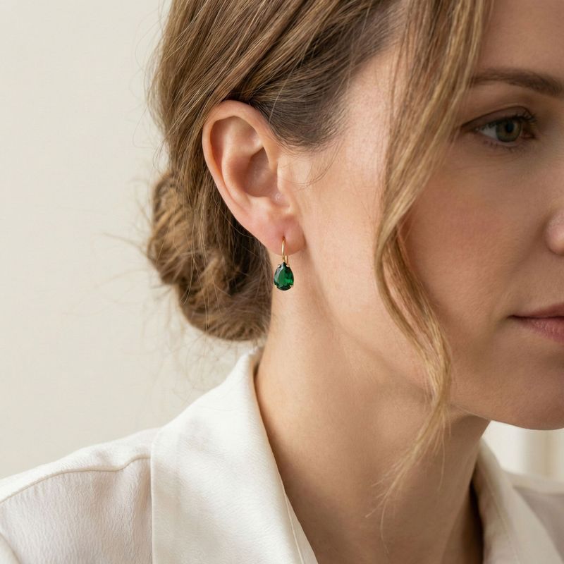 עגילי טיפה תלויים זהב 14 קראט אמרלד מלאכותי