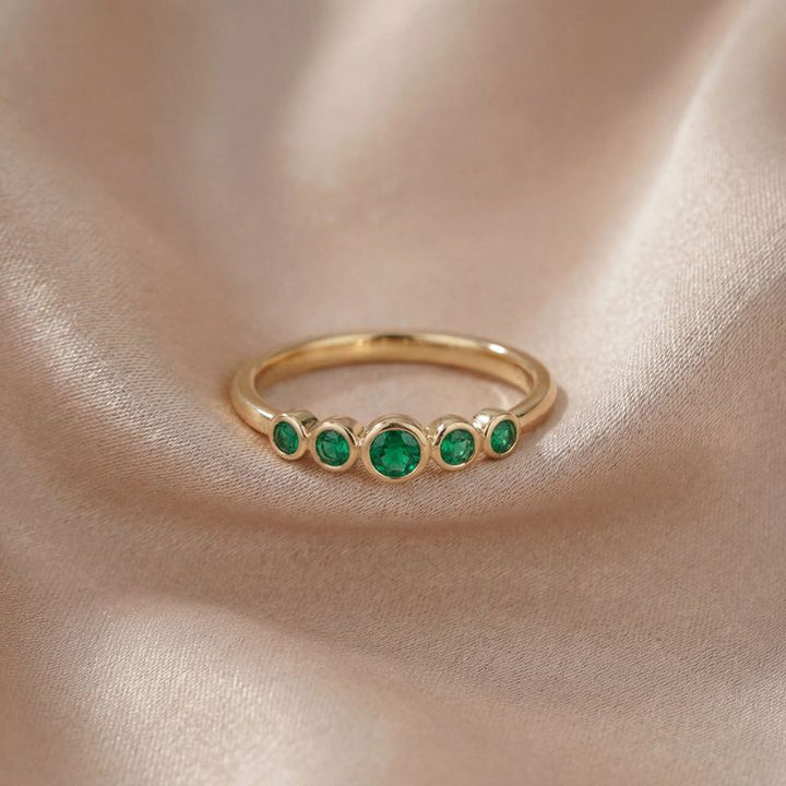 טבעת זהב 14 קראט "אמיליה" – אמרלד