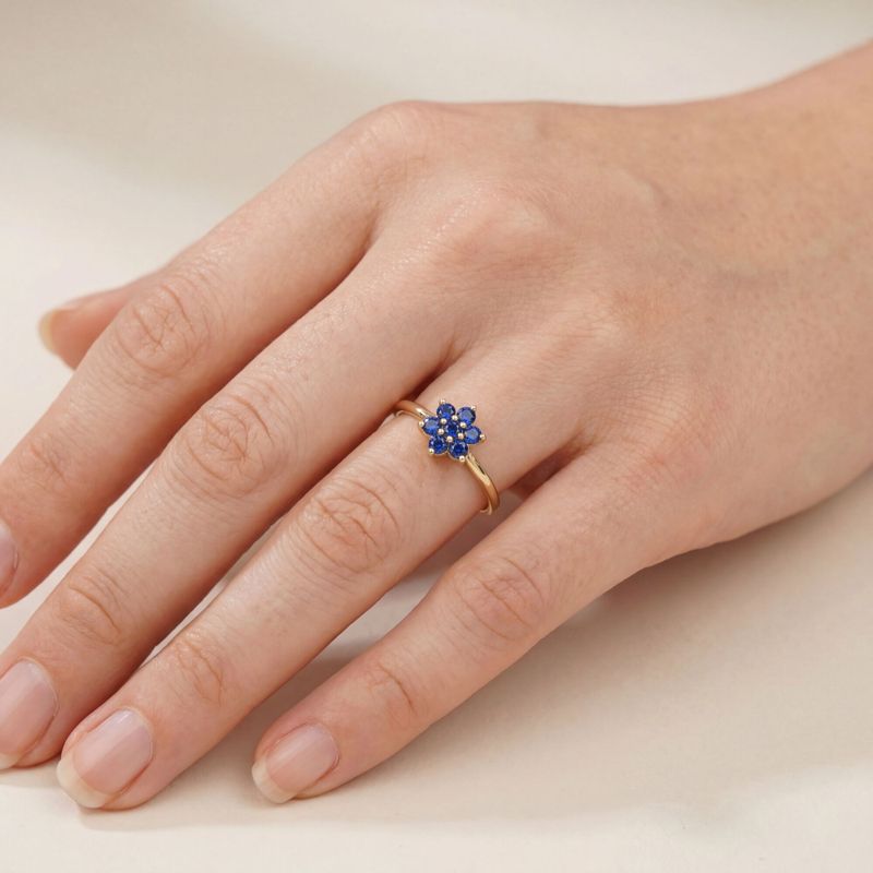 טבעת זהב 14 קראט "פלורה" – פרח ספירים