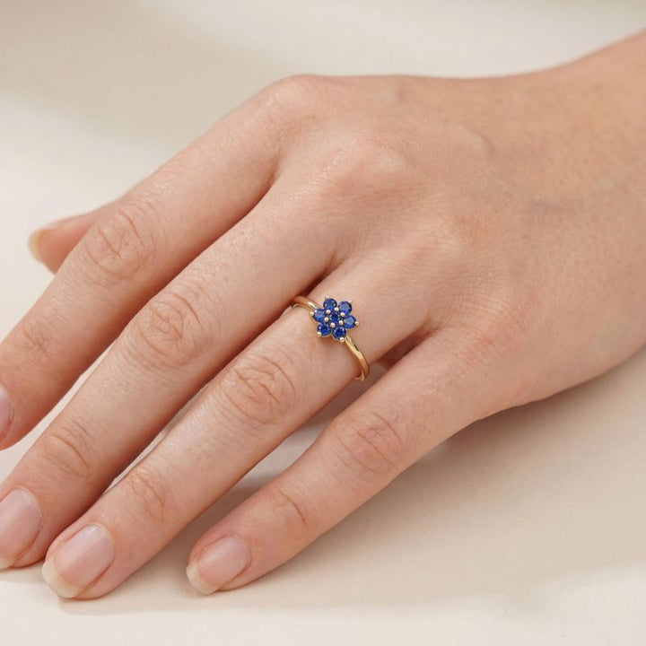 טבעת זהב 14 קראט "פלורה" – פרח ספירים