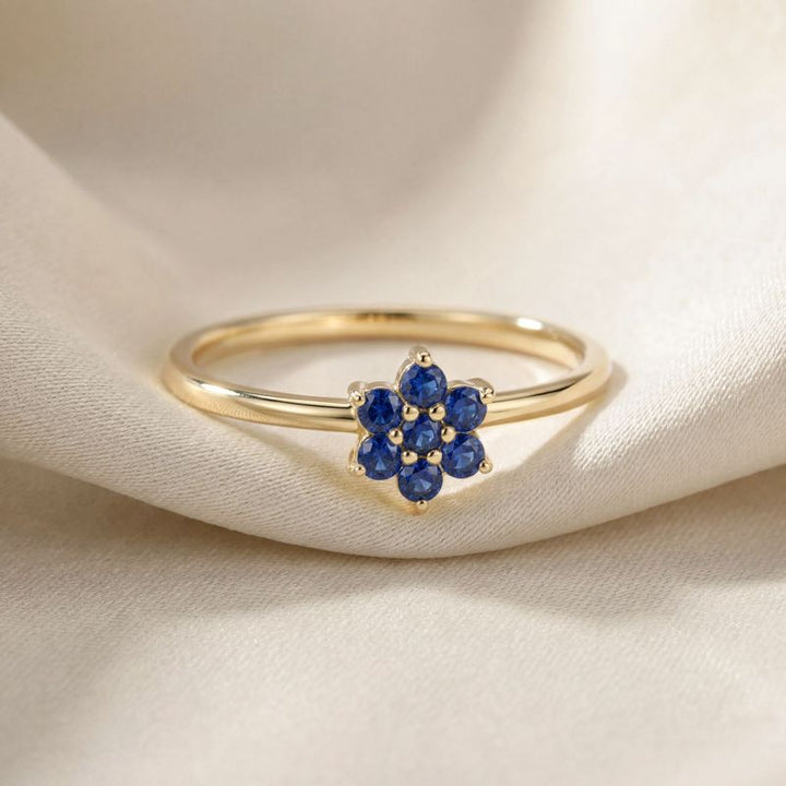 טבעת זהב 14 קראט "פלורה" – פרח ספירים